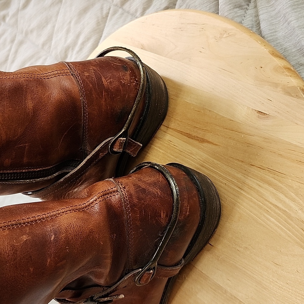 Frye Vintage Brown Leather Knee High Boots Side Zip Brass Harness Small Heel 8 - Picture 4 of 12